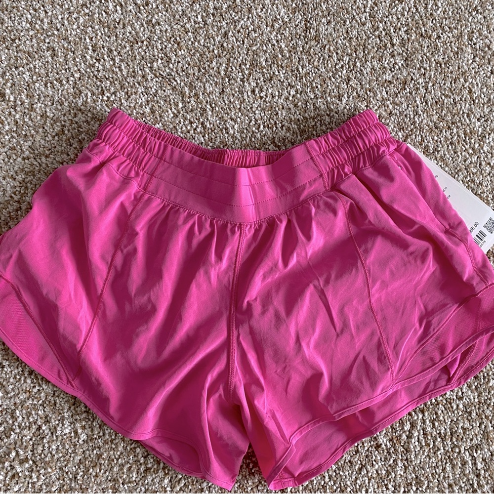 Lululemon Hotty Hot low Rise 4” NWT Sonic Pink
